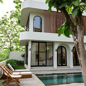 Lyvin Bingin Villas