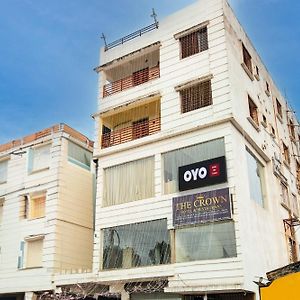 Super Hotel O The Crown Madhyamgram